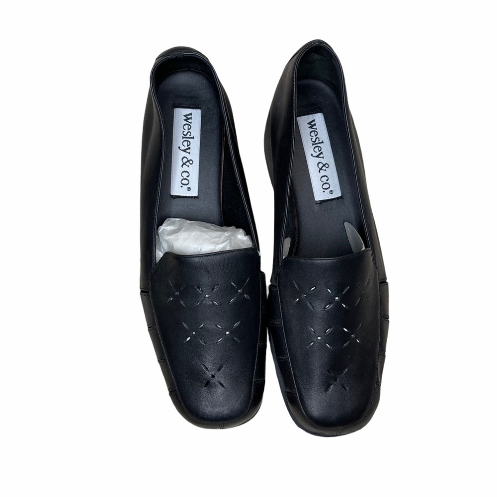 New Wesley & Co. Black slip on heeled loafers sz8